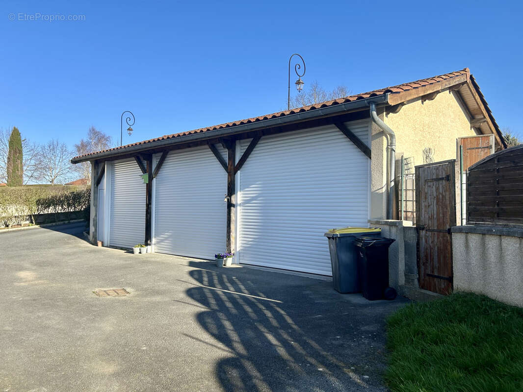 Maison à SAINT-SYMPHORIEN-DE-LAY