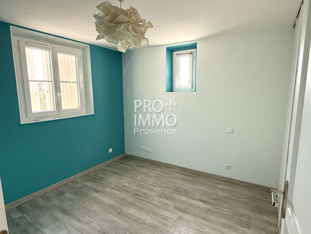 Appartement à MALLEMORT