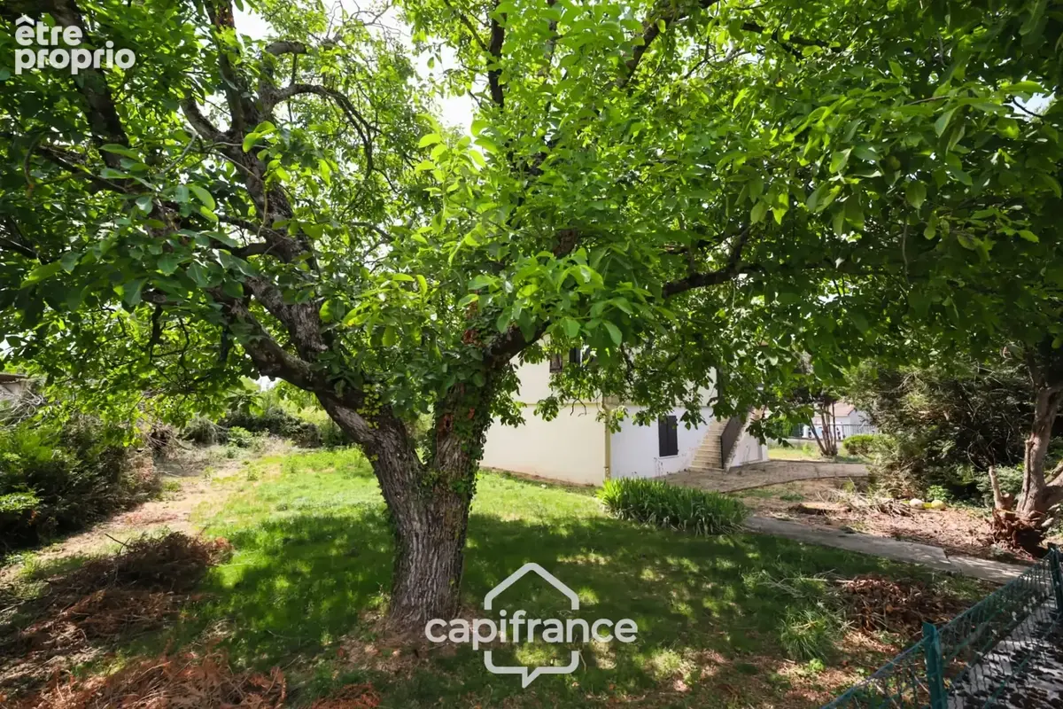 Maison avec sous-sol complet à rénover à Beaufort (39190), idéal premier achat ou investissement - photo 2