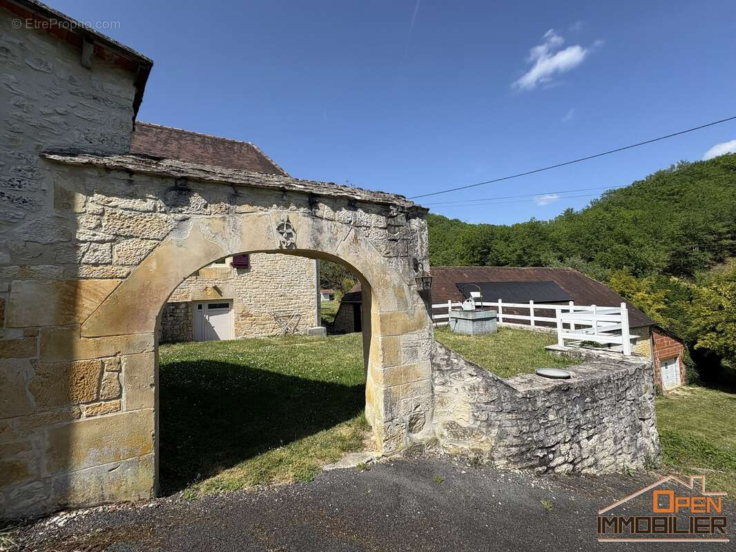 Maison à PRATS-DE-CARLUX
