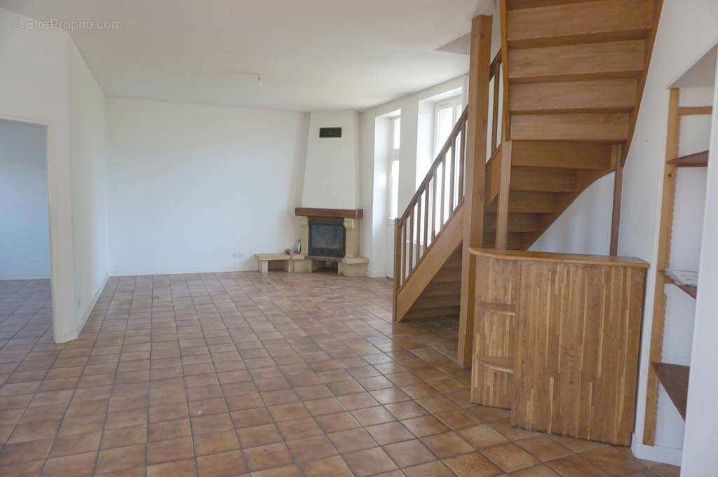 Appartement à CHAROLLES