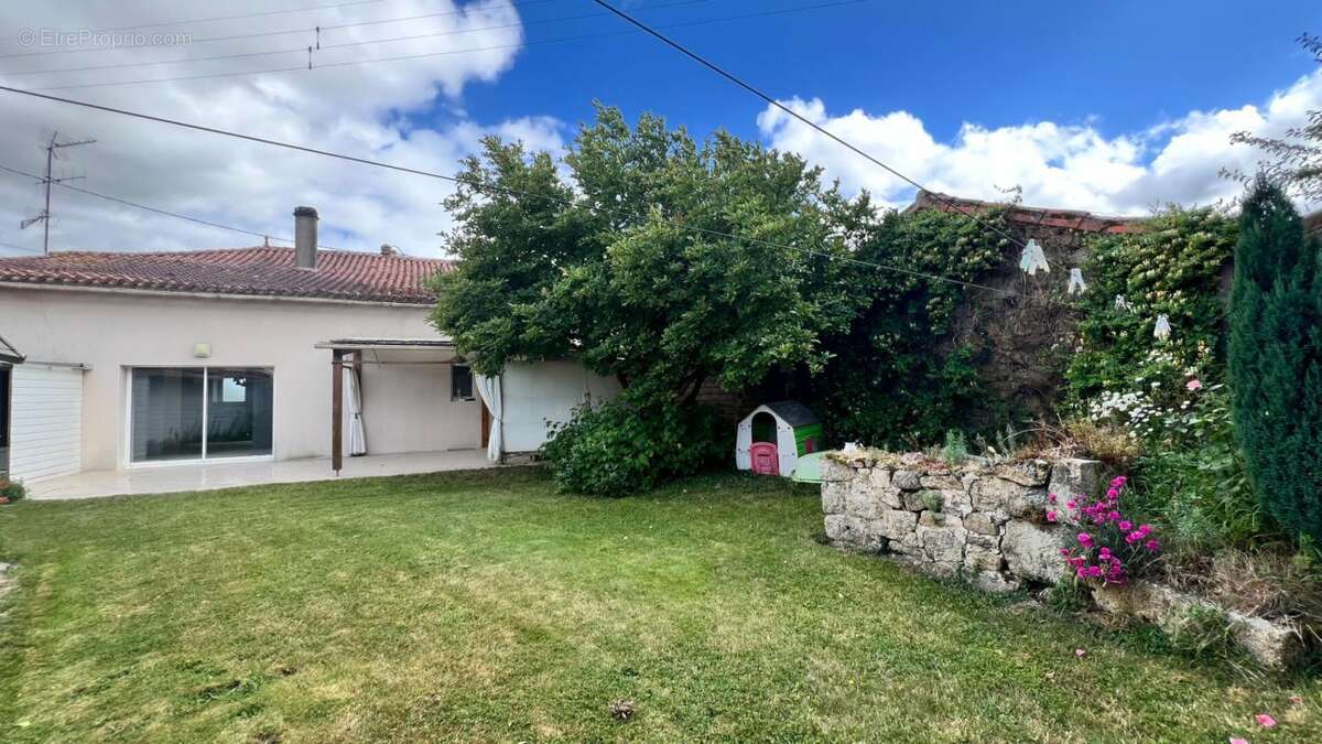 Maison à LA FLOCELLIERE