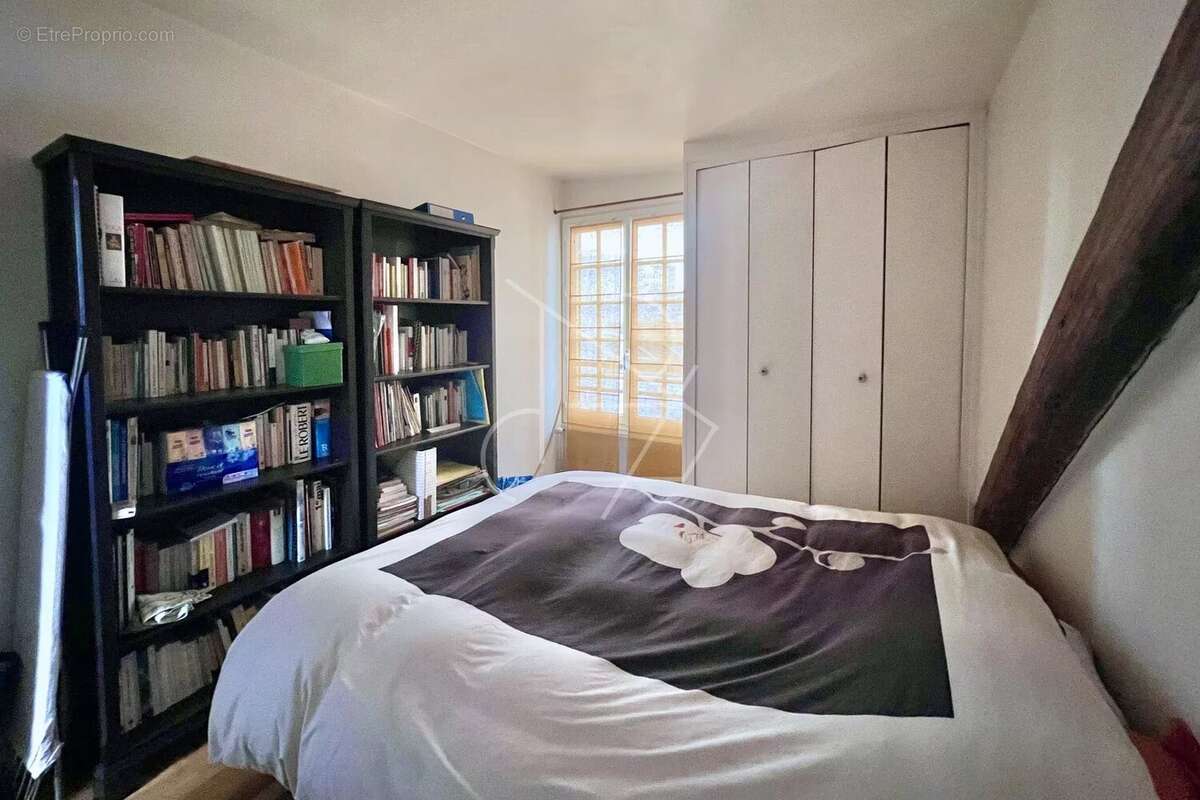 Appartement à PARIS-14E