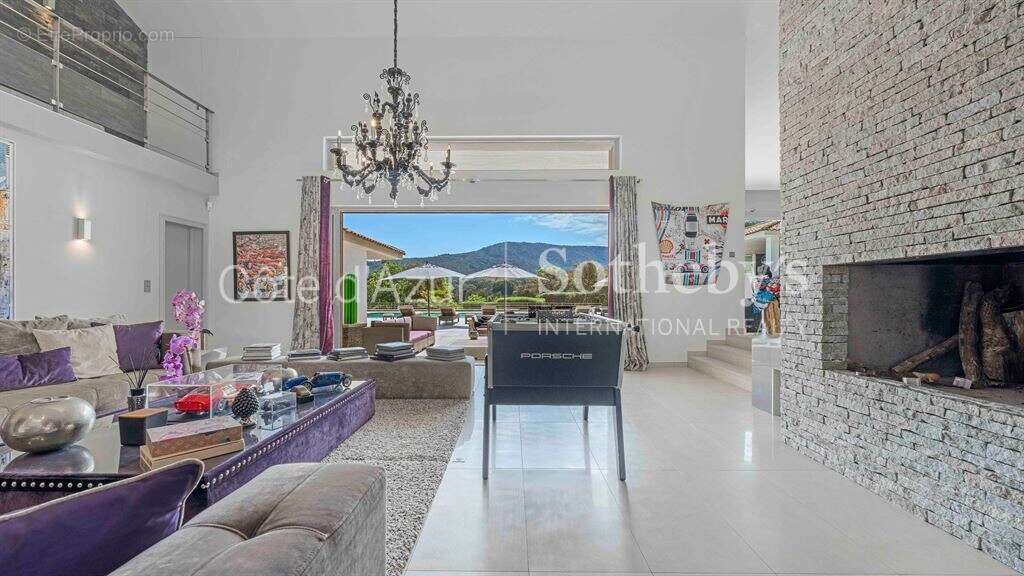 Maison à PLAN-DE-LA-TOUR