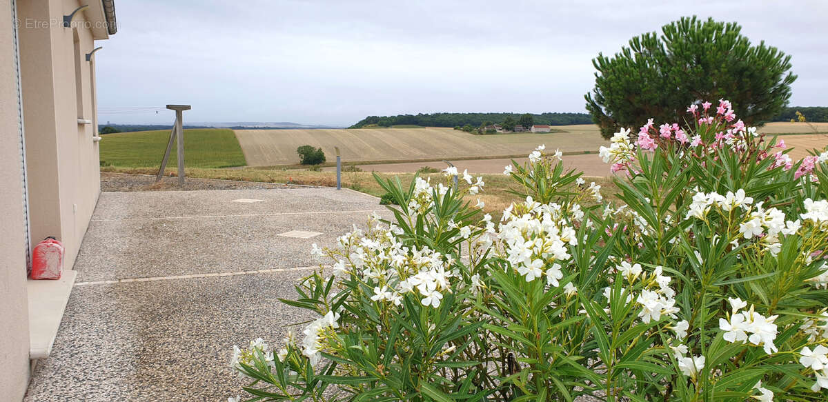 Maison à MARCILLY-SUR-VIENNE