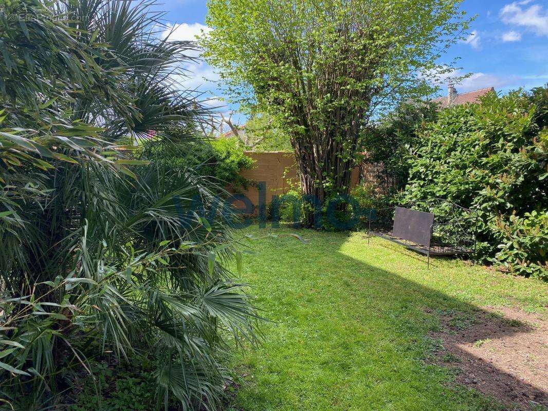 Maison à SARTROUVILLE