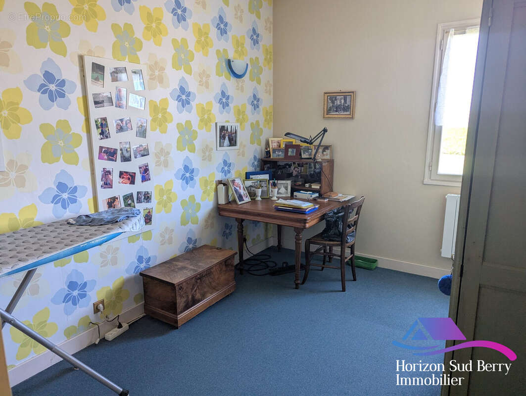 Chambre 1 - Maison à MONTGIVRAY