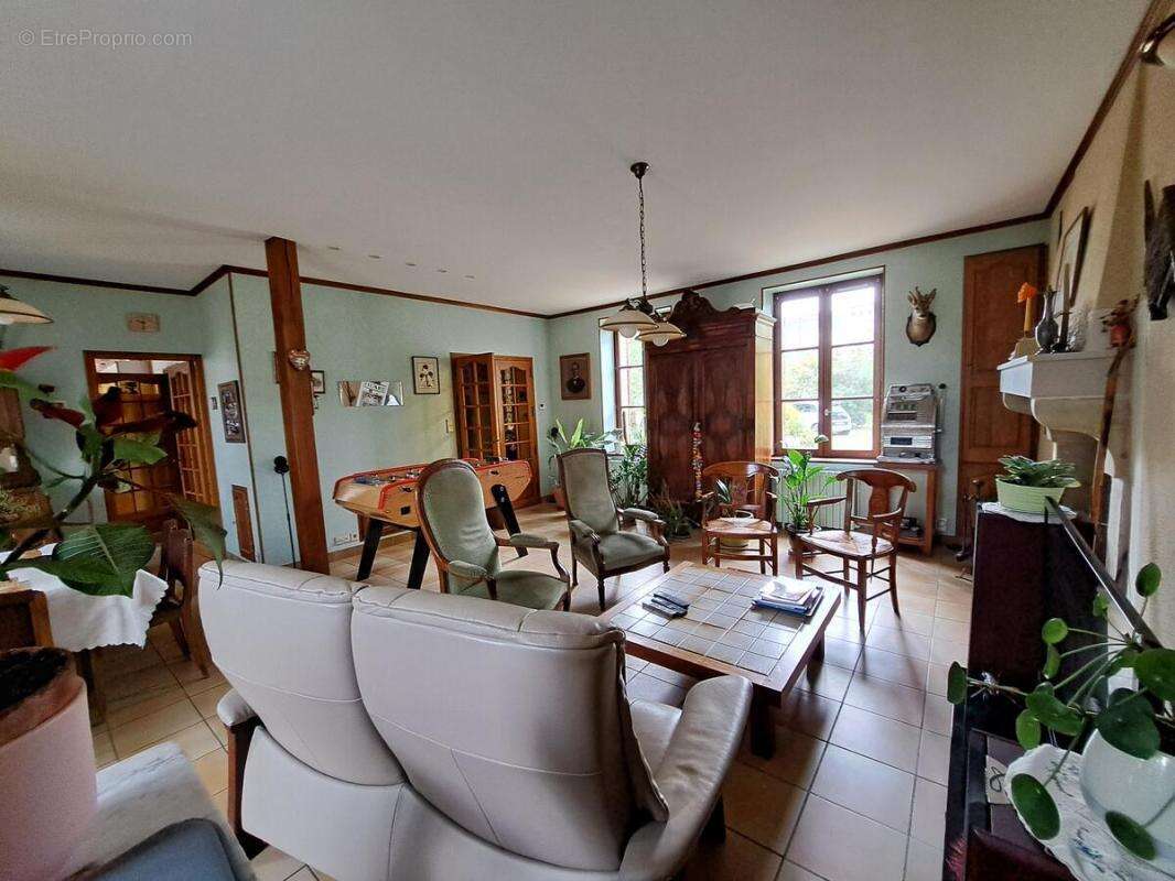 Maison à MEHUN-SUR-YEVRE