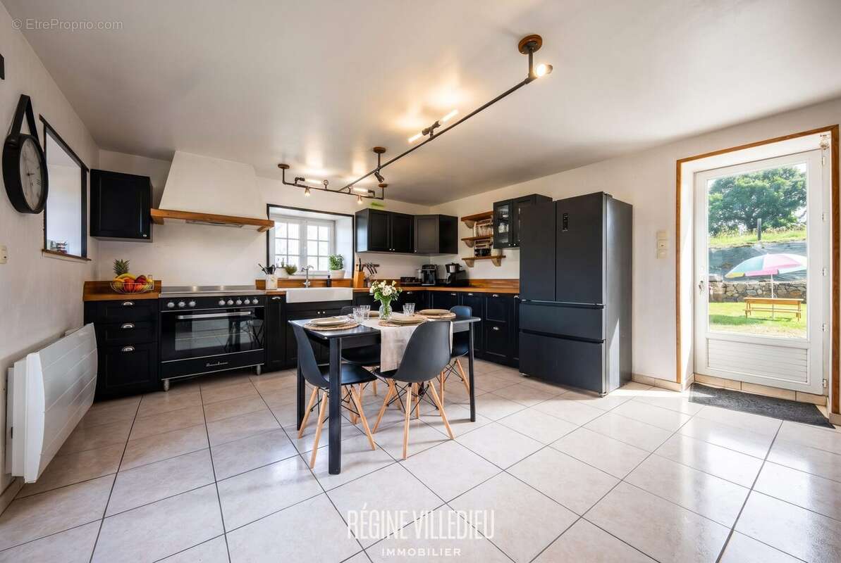 Maison 148 m² à Sottevast  - photo 9