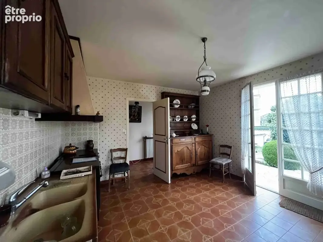 Maison 7 pièces 148 m² à vendre à Confolens (16500) - photo 3