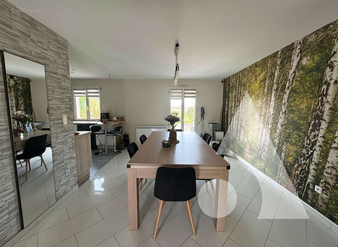 Maison à MAIGNELAY-MONTIGNY