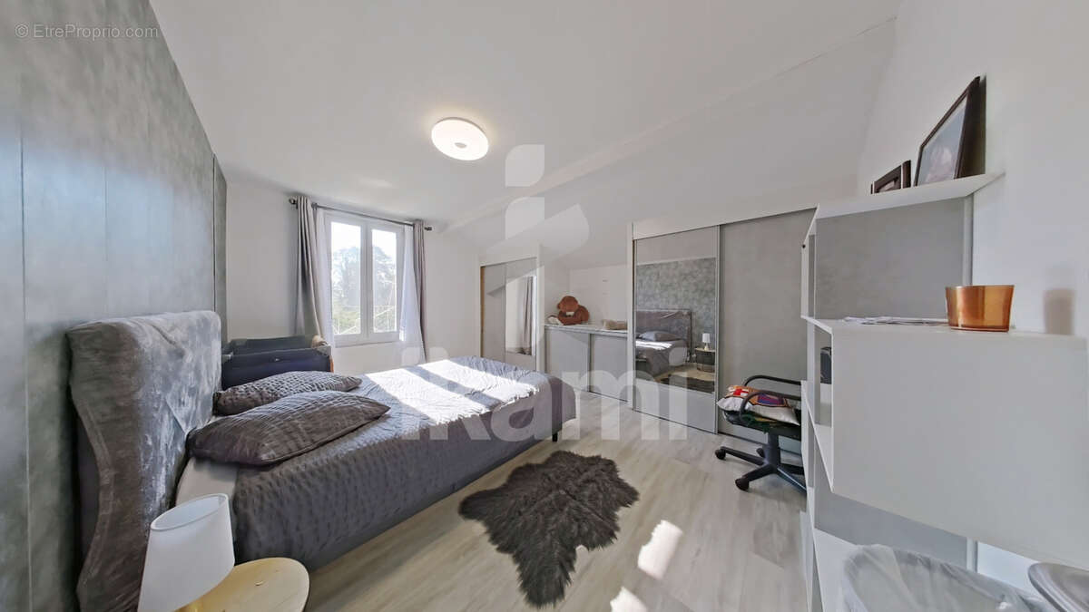 Maison à GILLY-SUR-ISERE