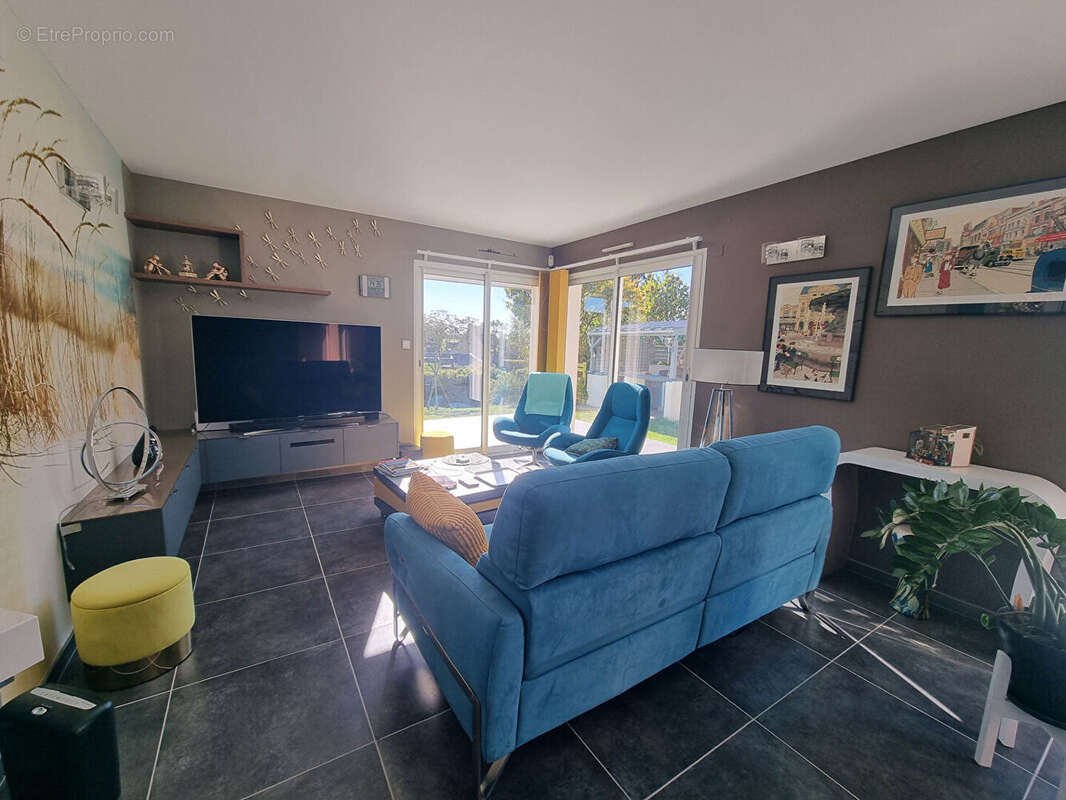 Maison à DRAGEY-RONTHON