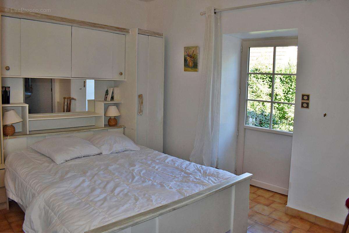 Maison à SAINT-AMAND-DE-COLY