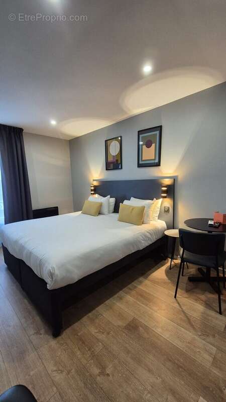 Appartement à PARIS-10E