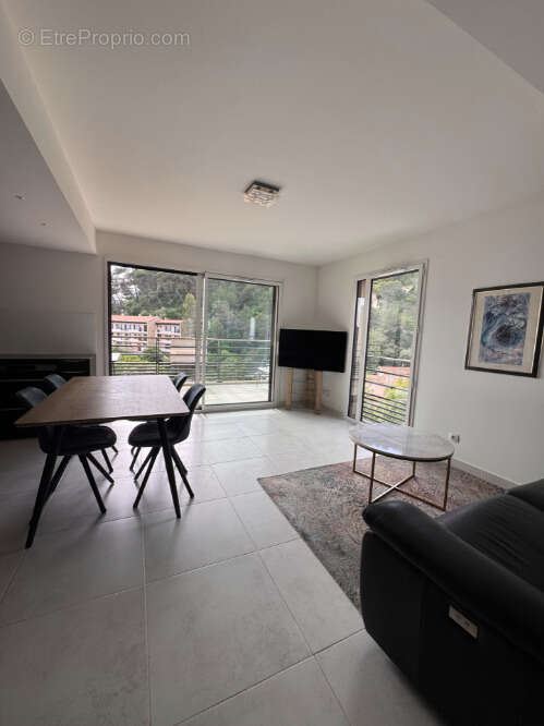 Appartement à EZE