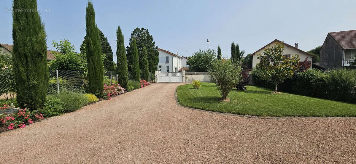 Maison à BELLERIVE-SUR-ALLIER
