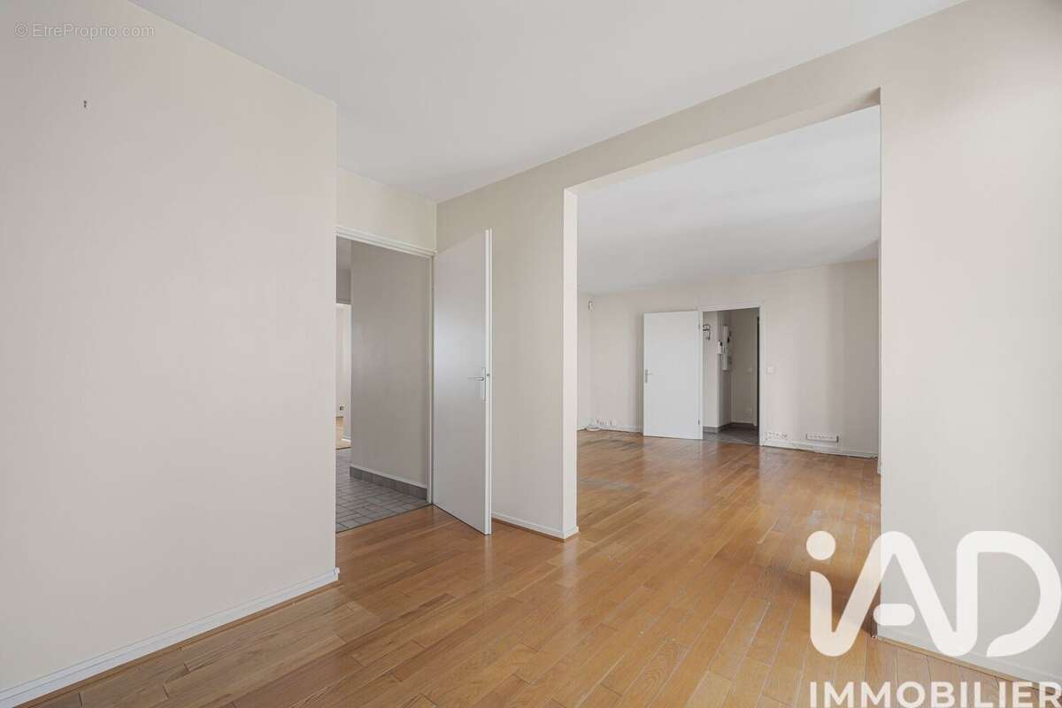 Photo 9 - Appartement à COURBEVOIE