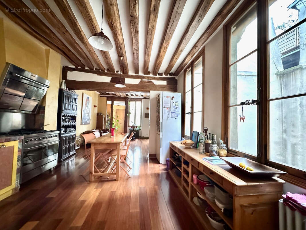 Appartement à PARIS-2E