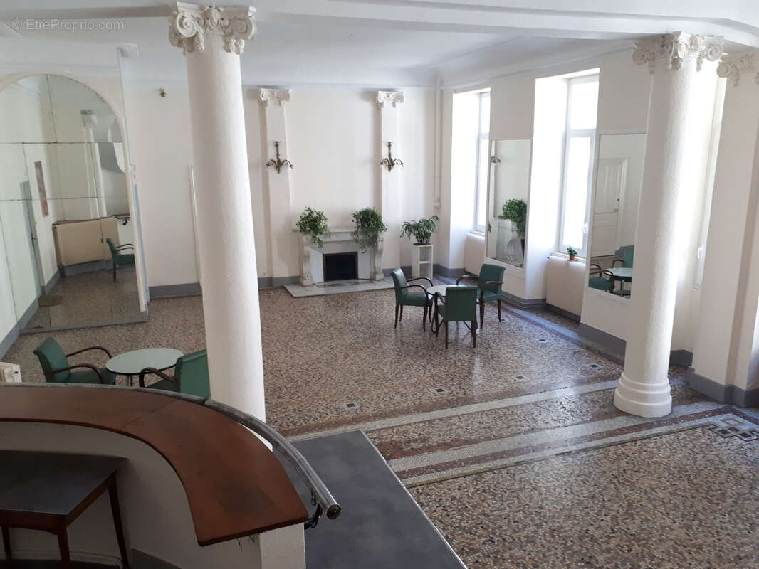 T2 de 32 m2 à fort potentiel dans une belle résidence avec une vue splendide - photo 12