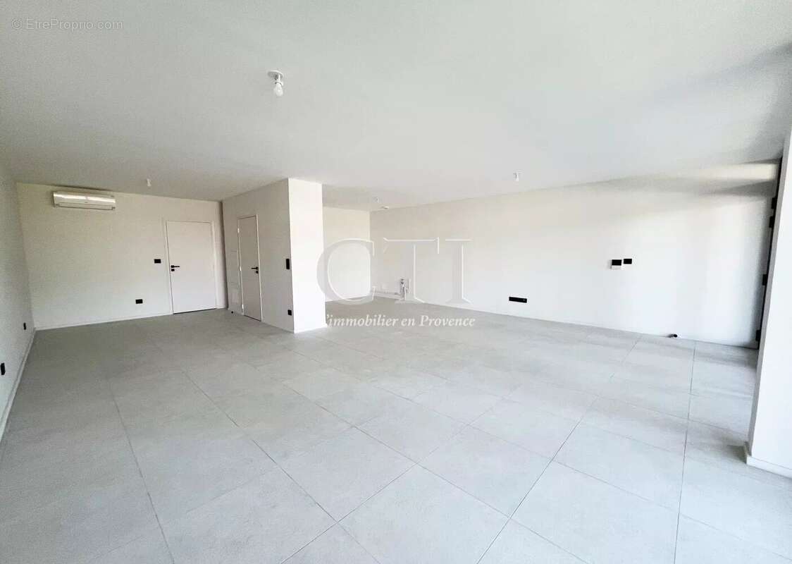 Appartement T3 92.80 m² Résidence "Les Terrasses du château" - photo 4