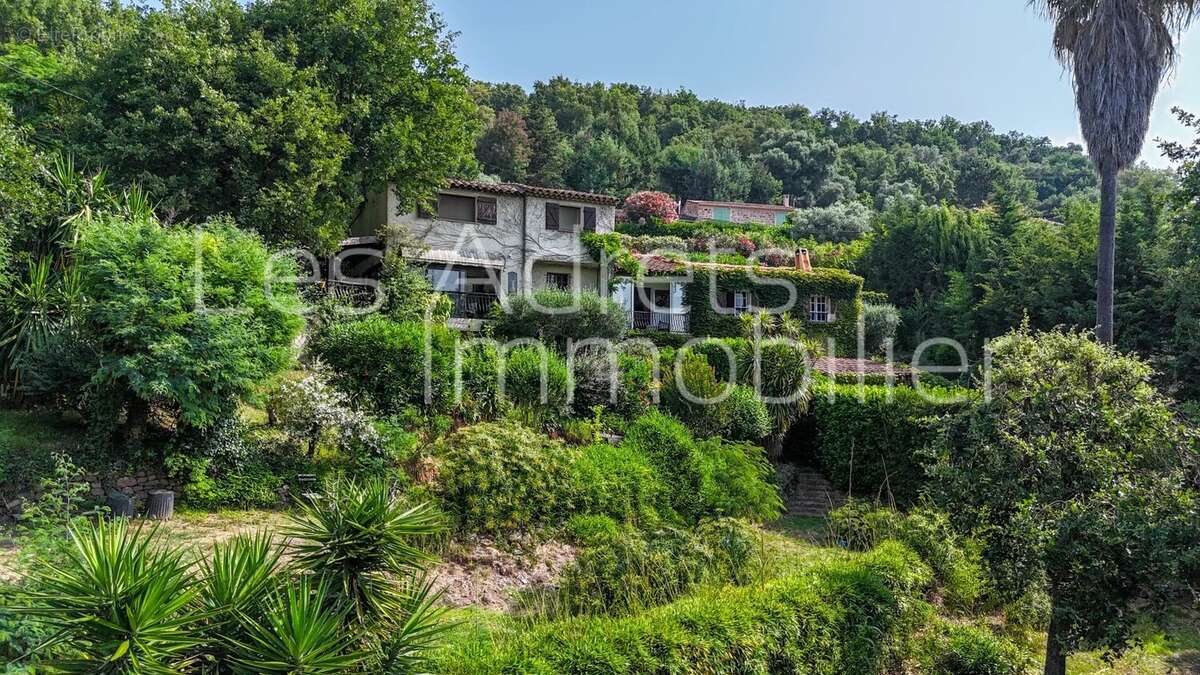 Maison à LES ADRETS-DE-L&#039;ESTEREL