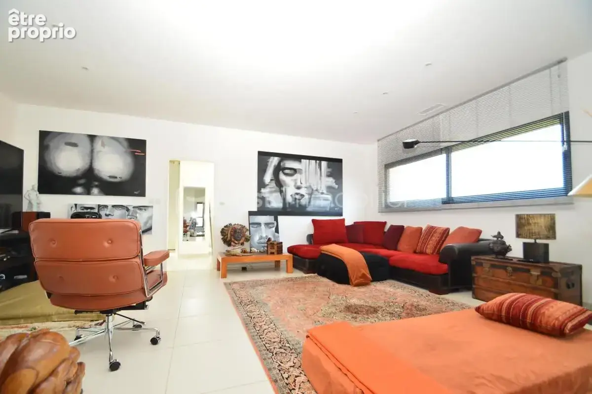Villa avec garage, terrasse et piscine - photo 10