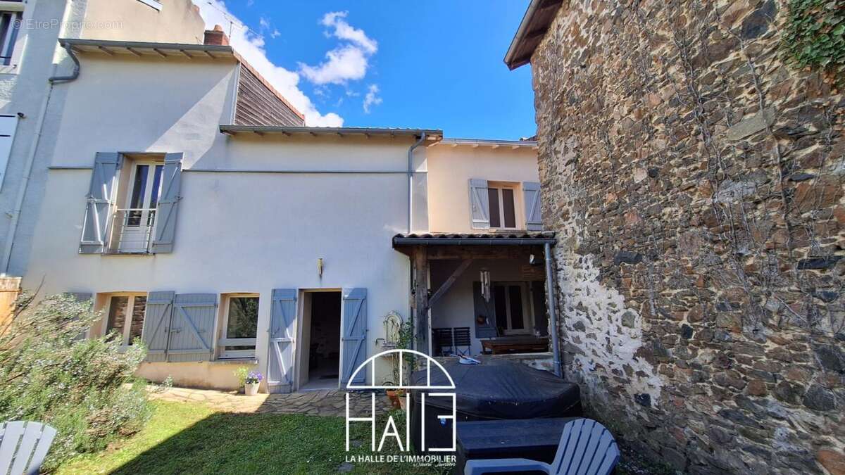 Maison à SAINT-JUNIEN