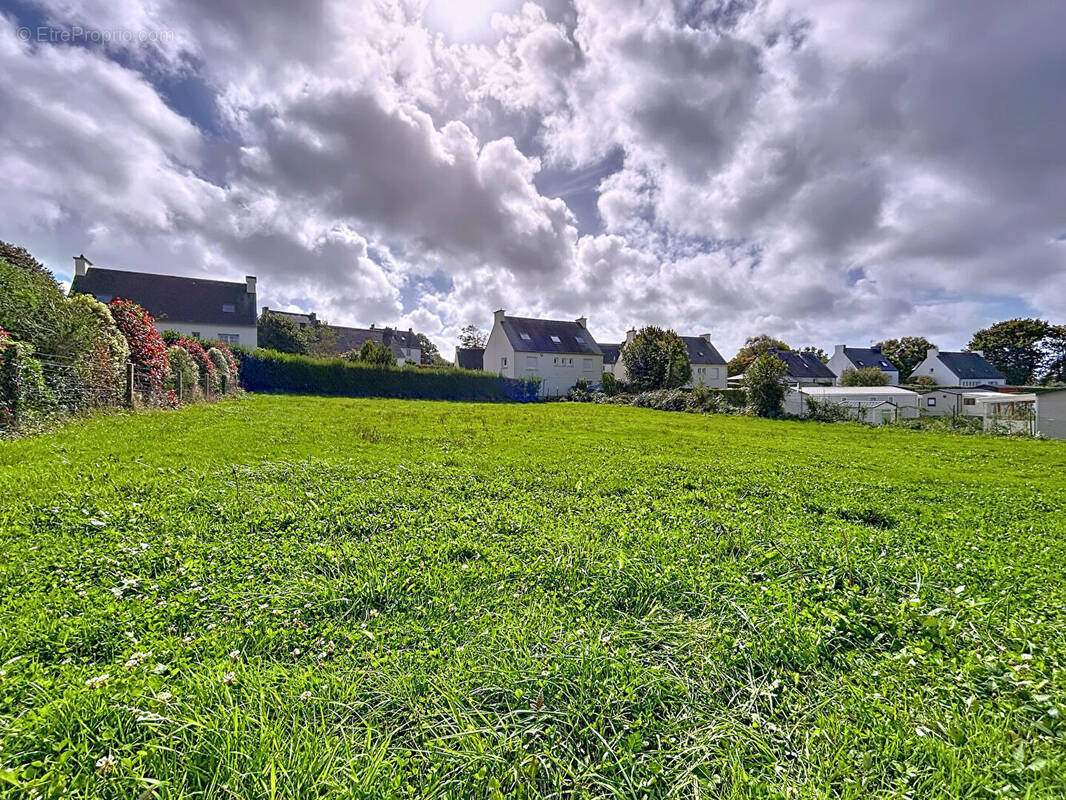 Terrain à SAINT-EVARZEC