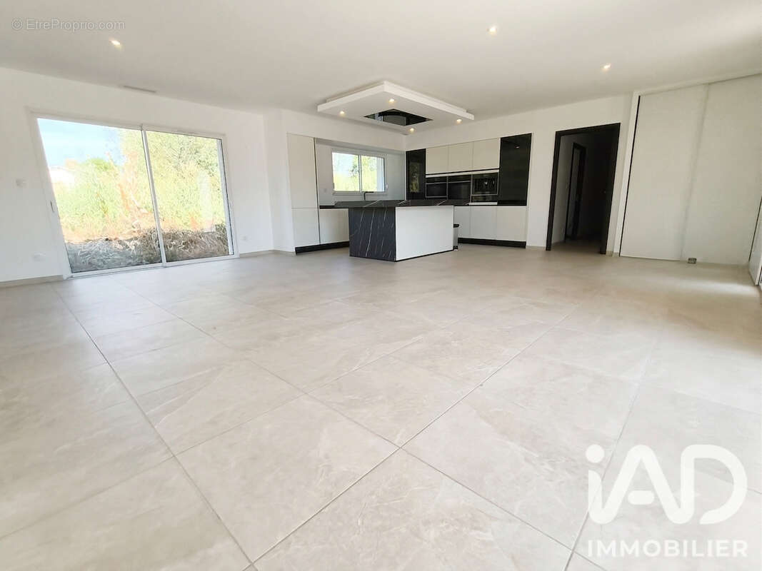 Maison 147 m² à Riom  - photo 2