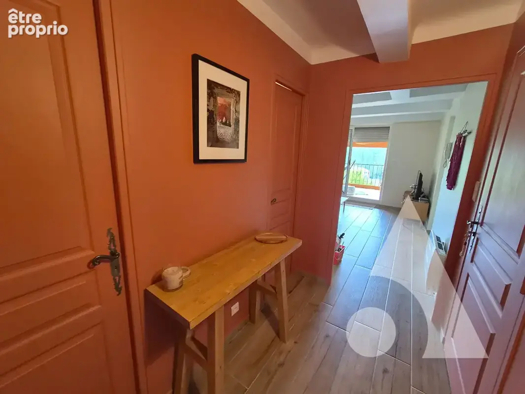 Salernes - Charmant appartement traversant avec terrasse, balcon et cave - photo 8