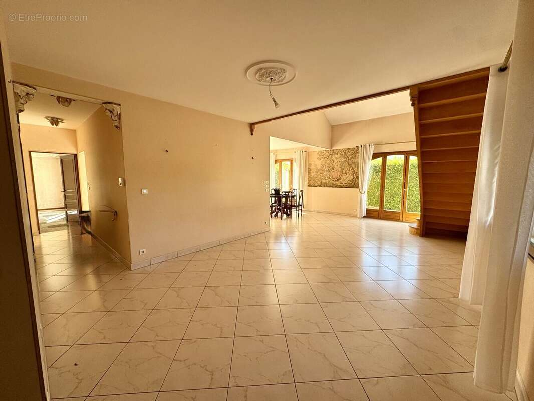 Maison 135 m² à Aulnoy-Lez-Valenciennes  - photo 6