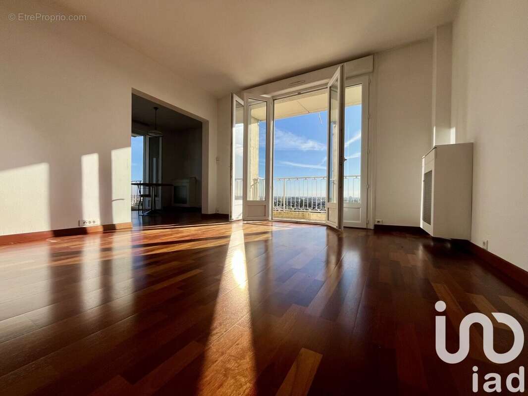 Photo 2 - Appartement à AVRILLE