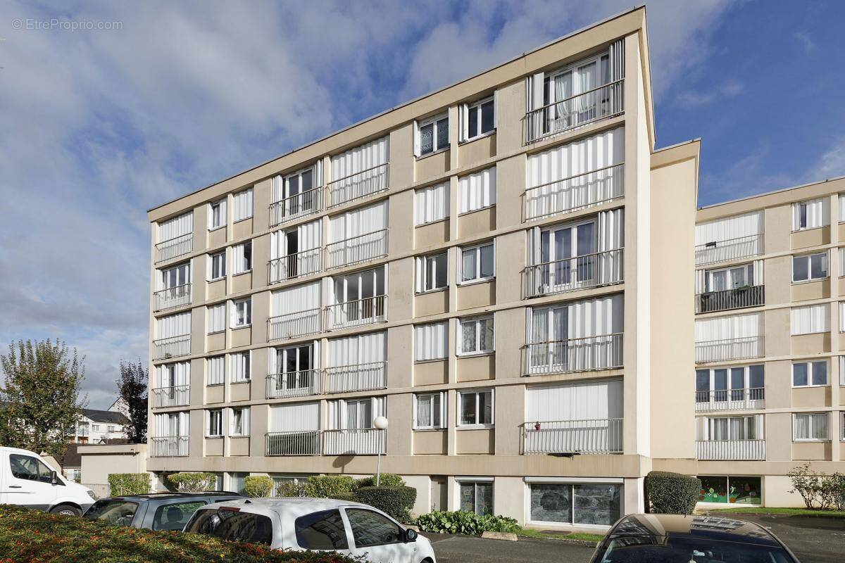 Appartement à LE PLESSIS-TREVISE