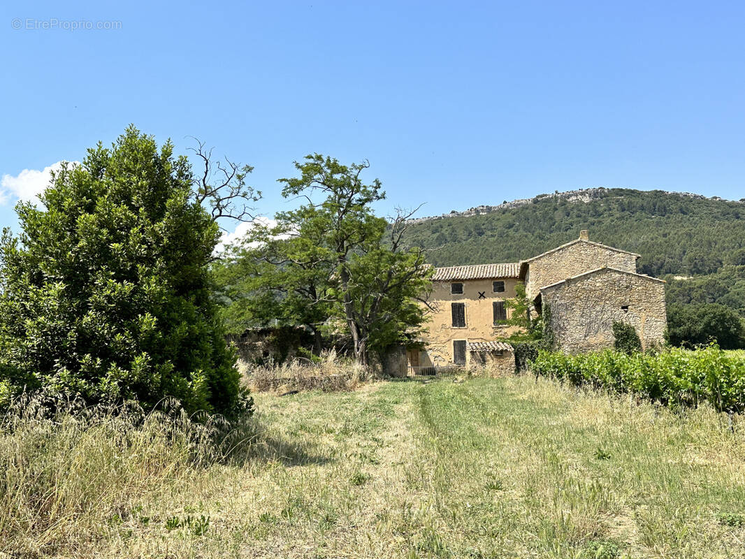 Autre à LAUDUN-L'ARDOISE