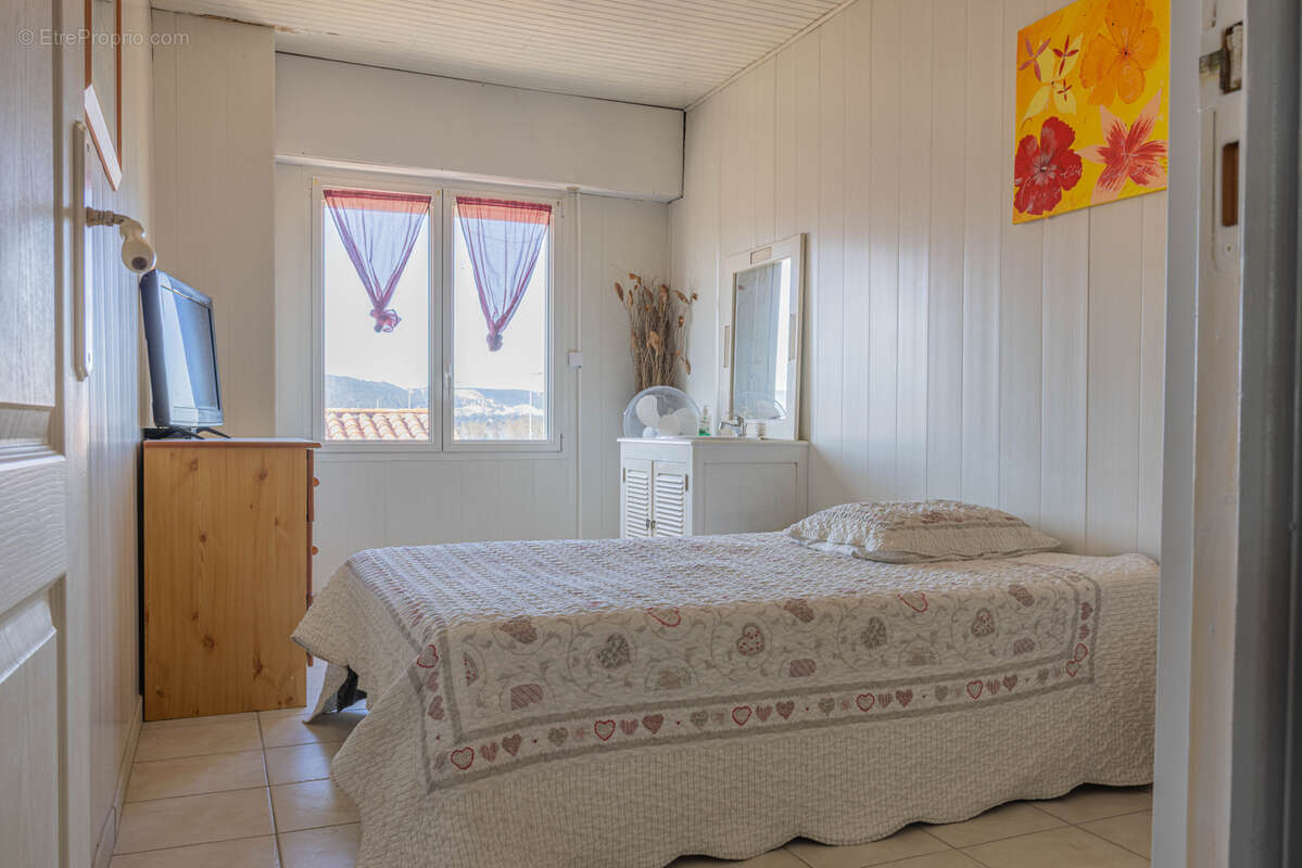 Appartement à CHATEAUNEUF-LES-MARTIGUES