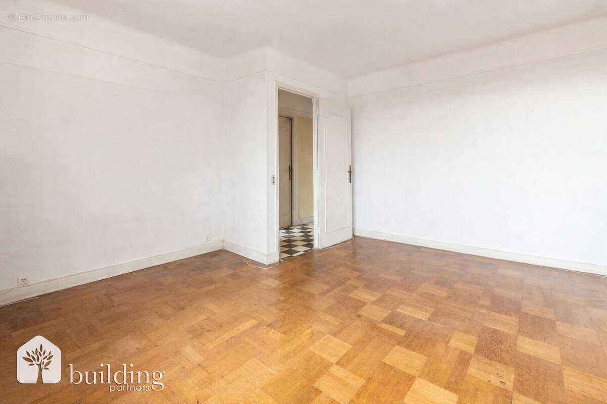 Appartement à COURBEVOIE