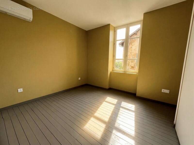 Maison à PONT-DE-CHERUY