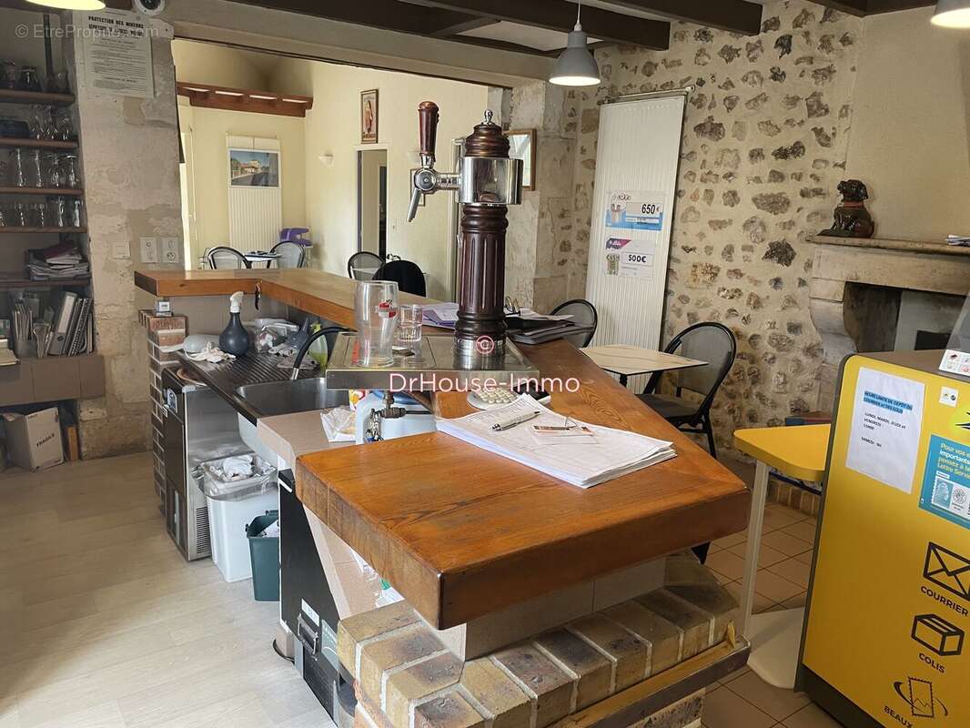 Commerce à SAINT-ADJUTORY