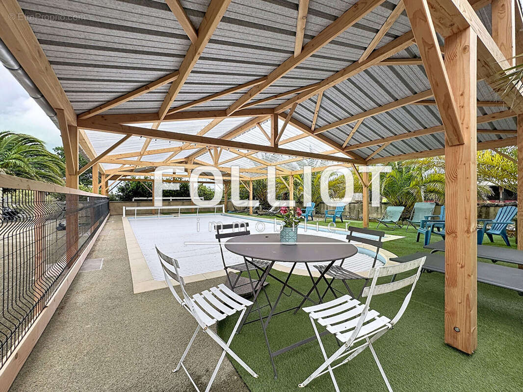 A vendre BRICQUEBEC-EN-COTENTIN - Ensemble immobilier et centre équestre - photo 11
