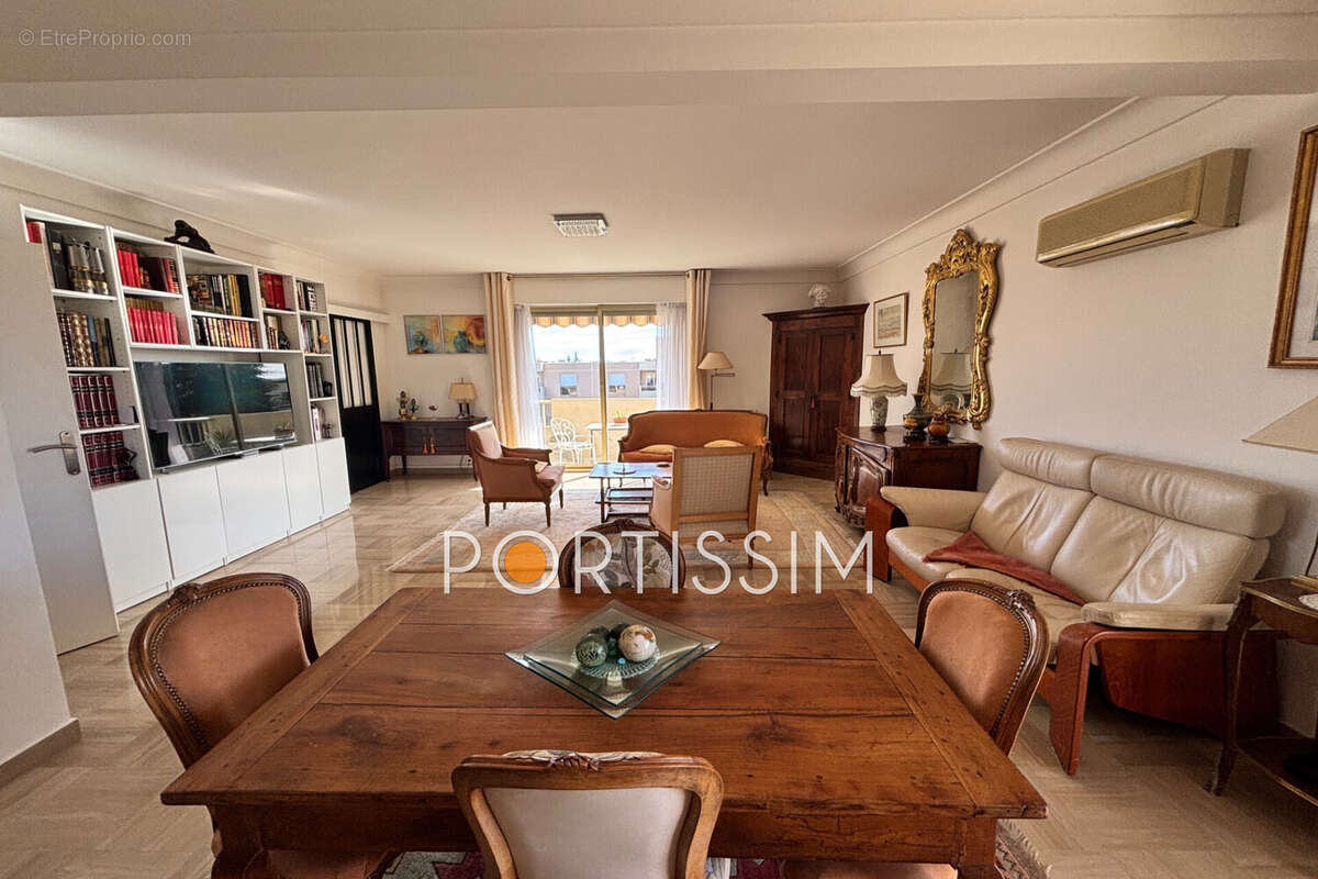 Appartement à SAINT-LAURENT-DU-VAR