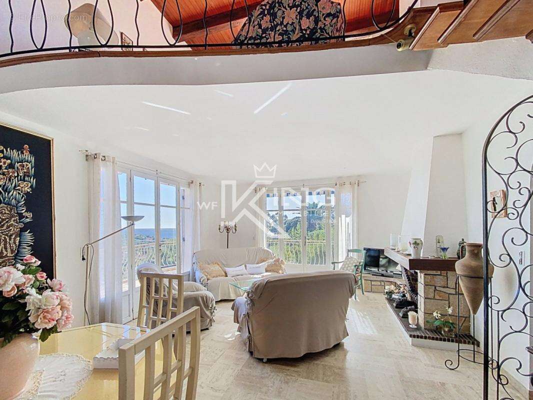 Maison à LES ISSAMBRES