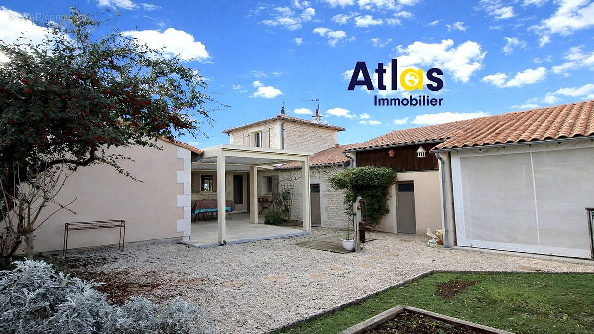 Maison à LA CRECHE