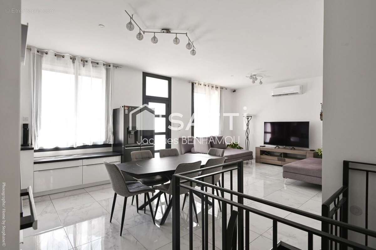 Photo 2 - Maison à MARSEILLE-13E