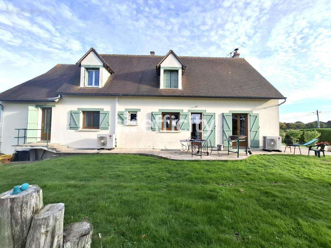 Maison à CONDE-SUR-HUISNE