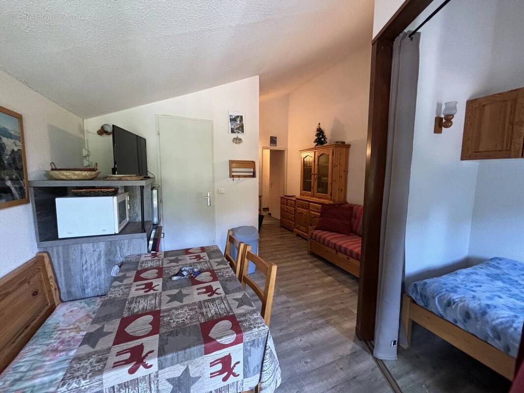 Appartement à MORILLON
