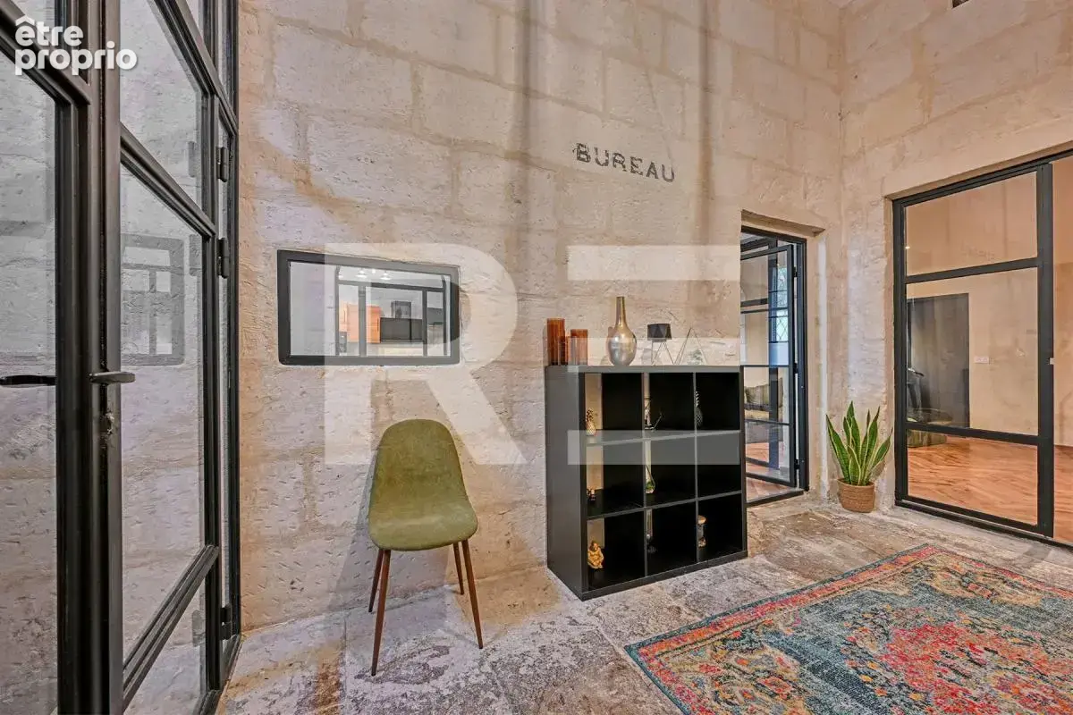 Appartement de 150m² rénové situé dans le quartier de la préfecture à nîmes - photo 2
