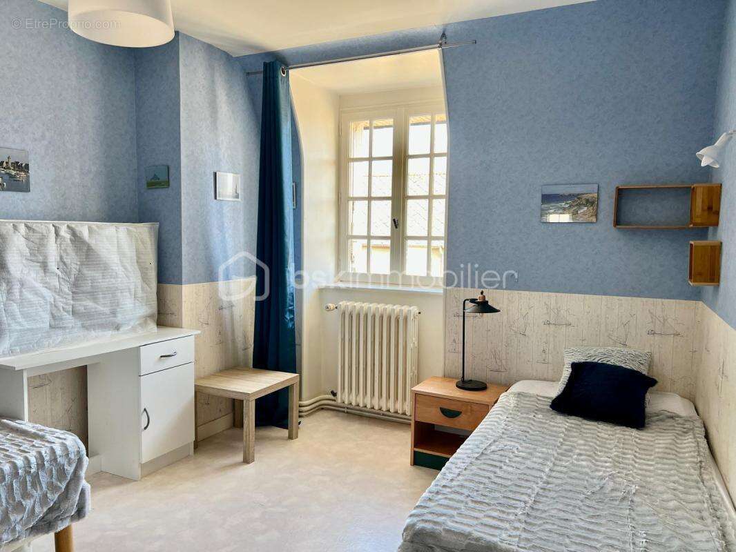 Maison à BAZOUGES-LA-PEROUSE