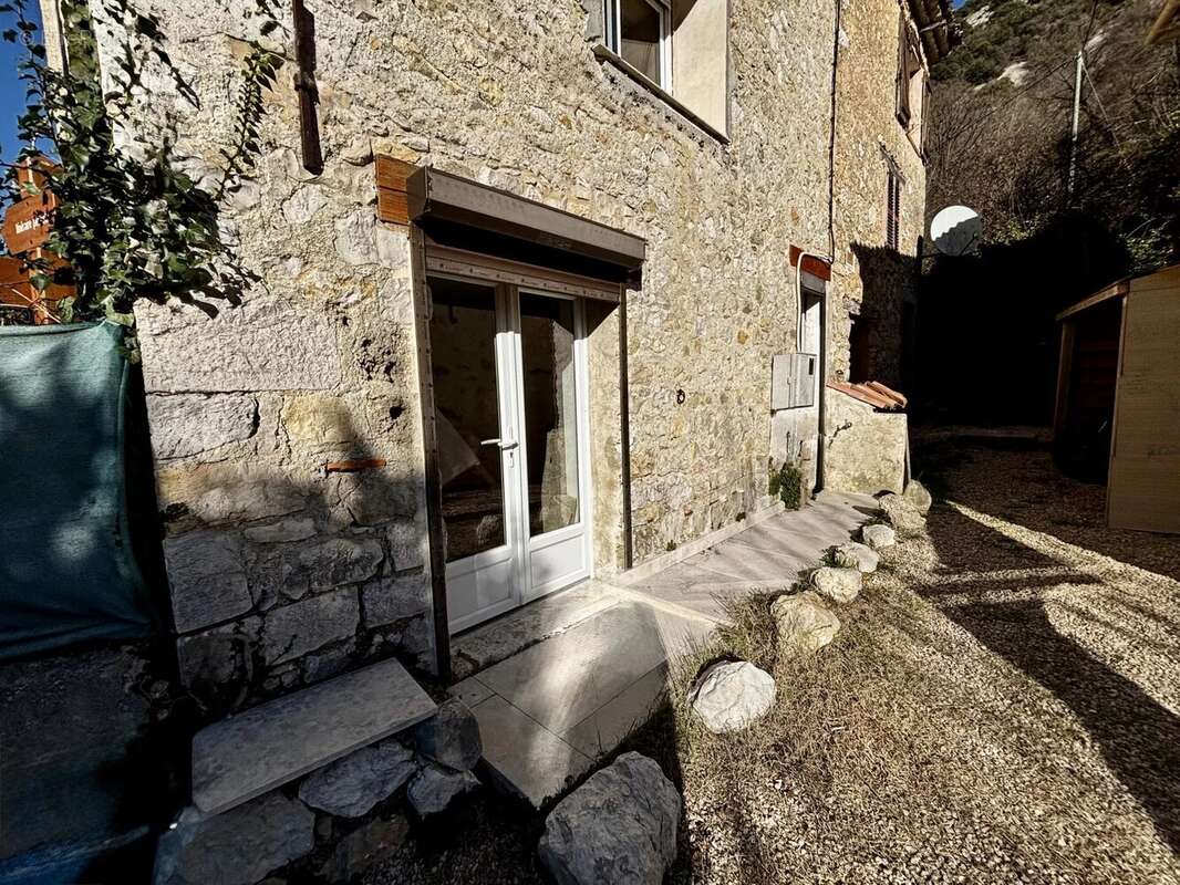 Maison à COURMES