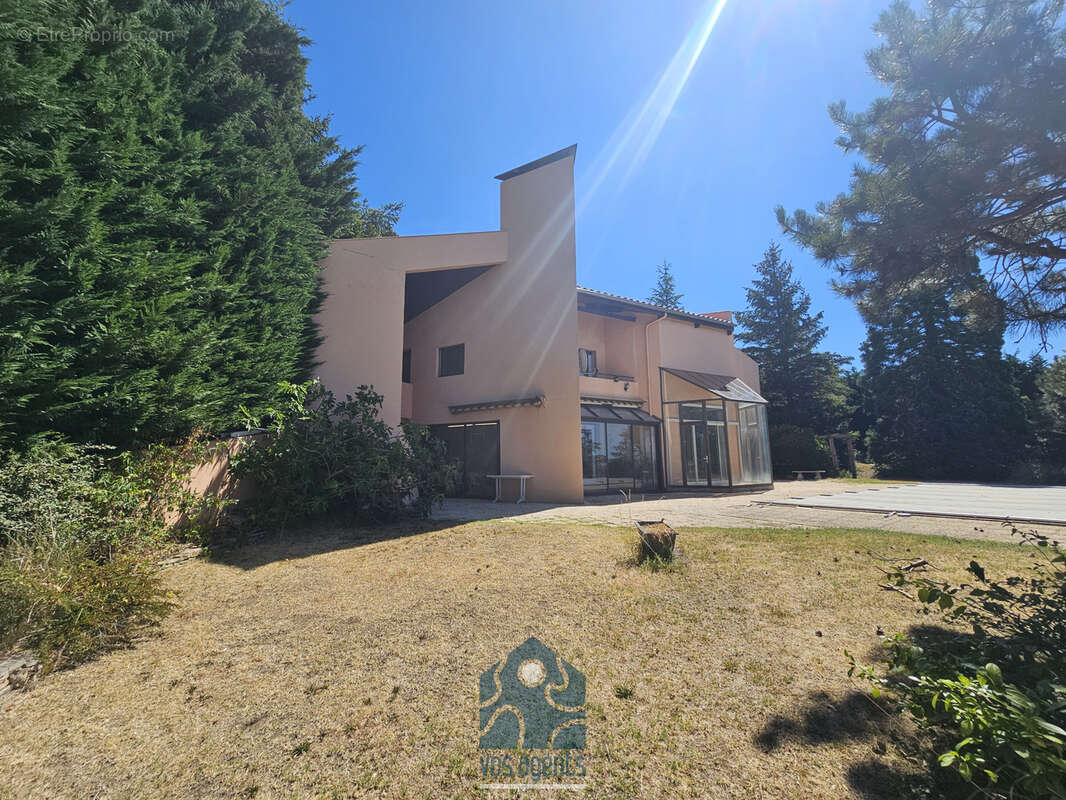 Maison à VEYRE-MONTON